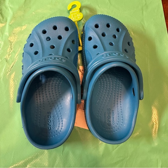 Child Blue Croc (C5,C7,C9,C10) - Picture 2 of 4